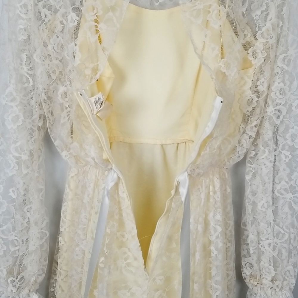 Vintage Ivory Lace Wedding Dress Size XS - Picture 4 of 10